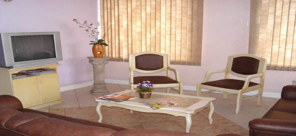 Hotel Oasis